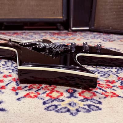 2006 B.C. Rich MK5 Warlock - Gloss Black w/ Carve Top image 11