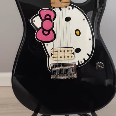 Squier Hello Kitty Stratocaster 2006 Black - Discontinued, Cult Collectible image 4