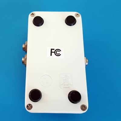 Electro-Harmonix Pitch Fork Polyphonic Pitch Shifter / Harmony Pedal 2014 - Present - Black / White / Red image 11