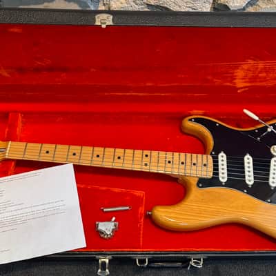 Fender Stratocaster with 3-Bolt Neck, Maple Fretboard 1975 - Natural image 18