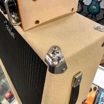 Fender Acoustasonic Ultralight Stereo 2x125 Watt Amp & 2x8” Stereo Cab - Pre Owned image 11