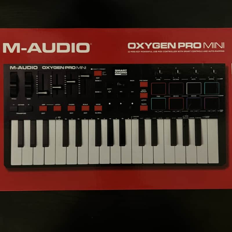 Immagine M-Audio Oxygen Pro Mini 32-Key MIDI Keyboard Controller 2020 - Present - Black - 1