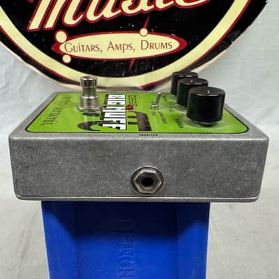 Electro-Harmonix Bass Big Muff Pi π Bass Fuzz Distortion Pedal image 4