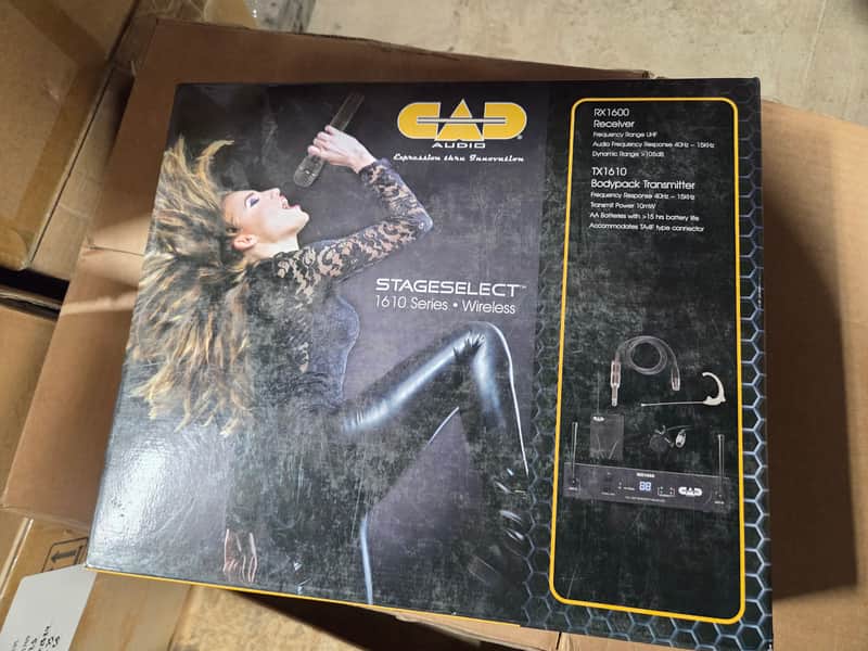 CAD WX1610G StageSelect Wireless Bodypack System with Lavalier, Earworn Mic, and Guitar Cable (542-564Mhz) - B-Stock image 1