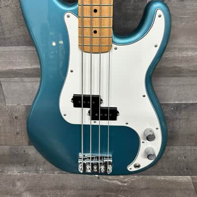 Fender P Bass Metallic Lake Placid Blue Killer Player Bass Mexican image 1