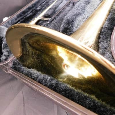 Yamaha YSL-354 Standard Trombone, Japan, Lacquered Brass image 3