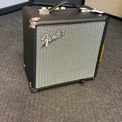Fender "Rumble 15 V3" 15w Bass amp combo image 2