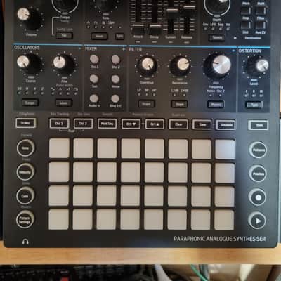 Novation Circuit Mono Station Paraphonic Synthesizer 2017 - 2021 - Black
