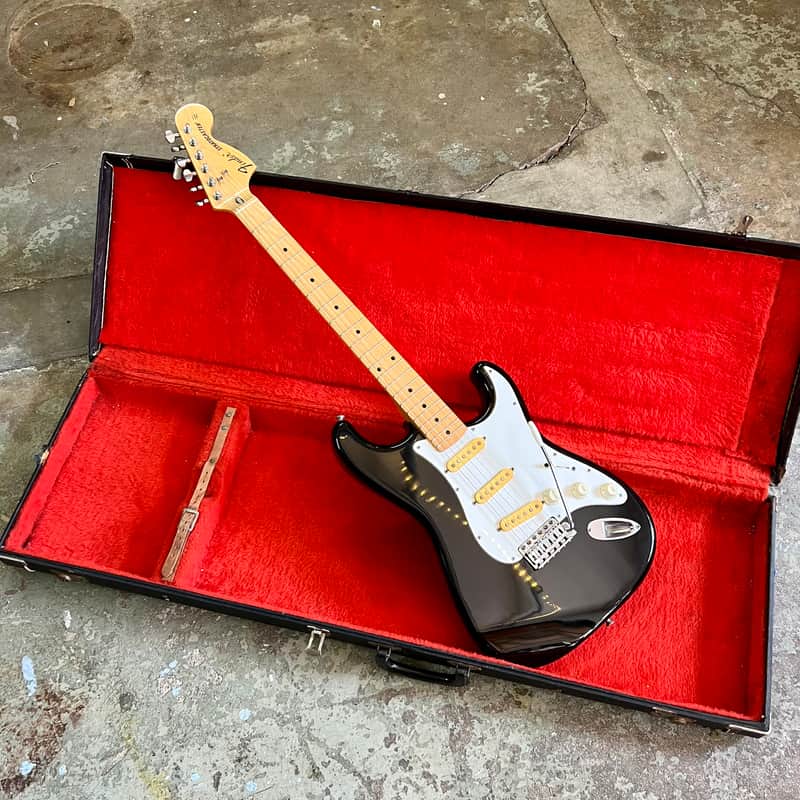 MIJ Fender Stratocaster ST72-55 c 1985 - Blackie original vintage E serial fujigen Japan image 1