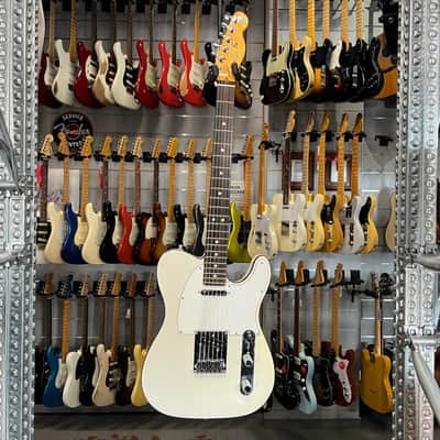 Fender American Ultra Telecaster Arctic White image 2