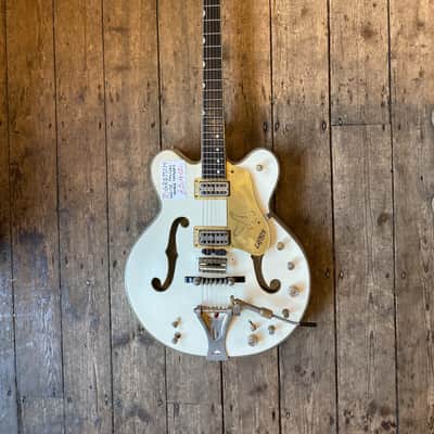 1970 Gretsch White Falcon Double cutaway model with hard shell case image 2