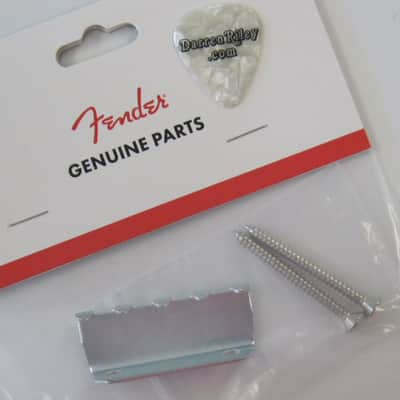 Fender USA Tremolo Spring Claw with Screws 0010272149 image 2