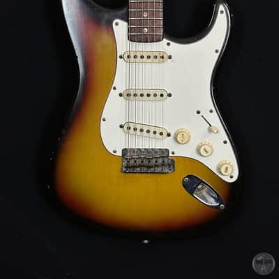 Fender Stratocaster from 1965 in sunburst finish image 3