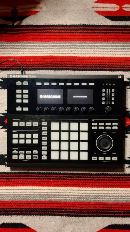 Native Instruments Maschine Studio 2010s - Black image 1