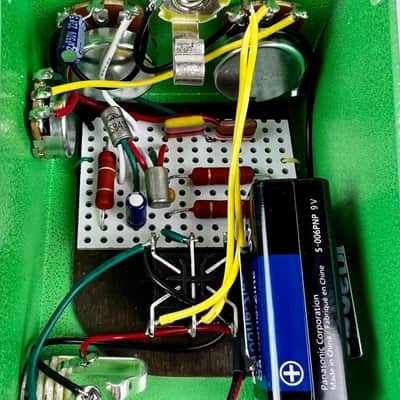 Ear Fuzz Effects Toad Venom 2021 - Green image 7