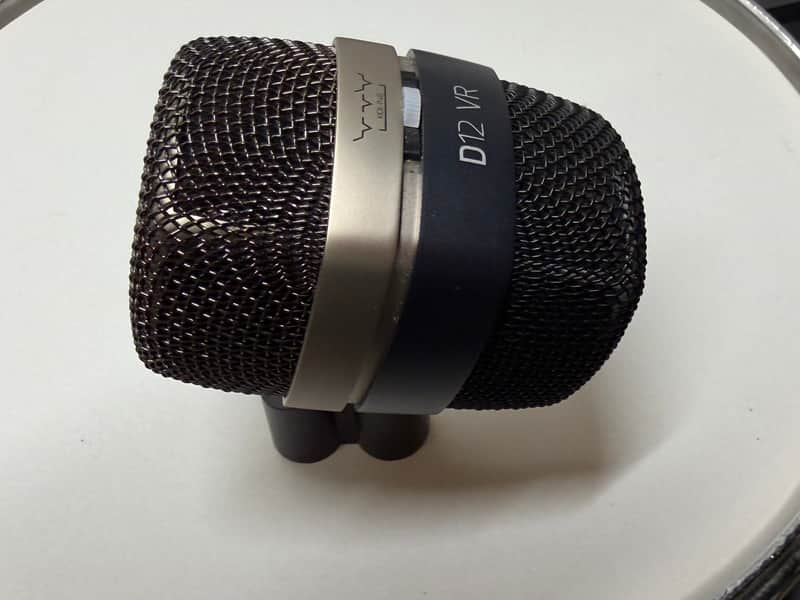 AKG D12VR Dynamic Kick Drum Microphone-Like New