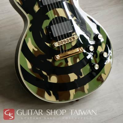 2004 Gibson Custom Shop Zakk Wylde Bullseye Camo Les Paul Custom with Signed image 9