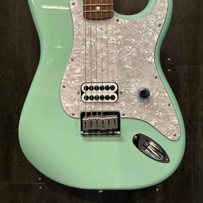 BRAND NEW 2023 Fender Limited Edition Tom DeLonge Signature Stratocaster Surf Green w/ Gig Bag image 2
