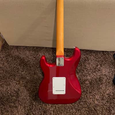 Squier Classic Vibe '60s Stratocaster with Laurel Fretboard 2019 - Present - Candy Apple Red image 4