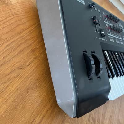Immagine Yamaha MOX6 Production Synthesizer 2006 - Present - Black - 5