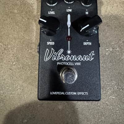 Lovepedal Vibronaut Photo-Cell 2022 - Black image 2