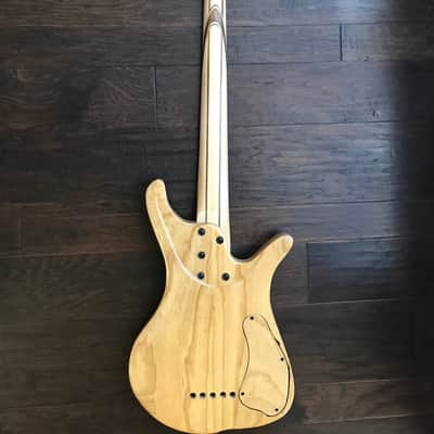 Menapia hand made short scale 5 string bass, Duncan NYC pickups, left handed image 4