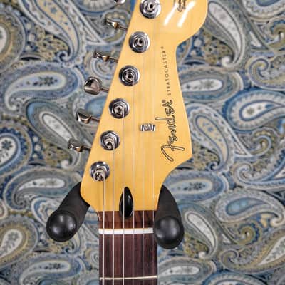 Fender Player Series II Stratocaster SSS Coral Red image 3