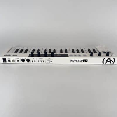 Arturia KeyStep 37 MIDI Controller 2021 - 2025 - White image 3
