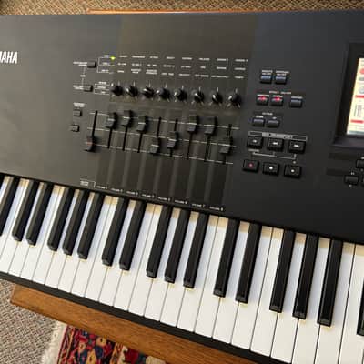 Yamaha Motif XF8 2010 - Black