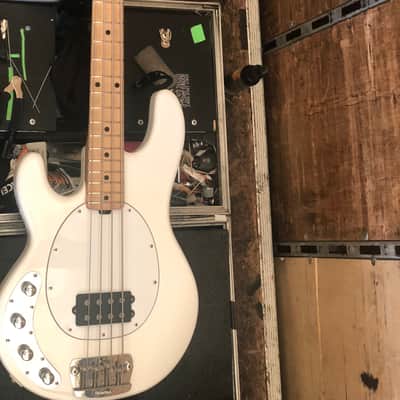 Ernie Ball Music Man Stingray 2017 White image 2