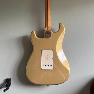 Fender 50th Anniversary Stratocaster 2004 - Aztec Gold image 3