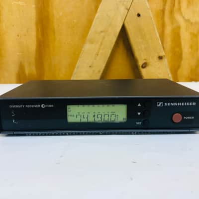 Sennheiser EW300 G2 EM300 True Wireless Diversity Receiver 740-772 MHz - READ image 2