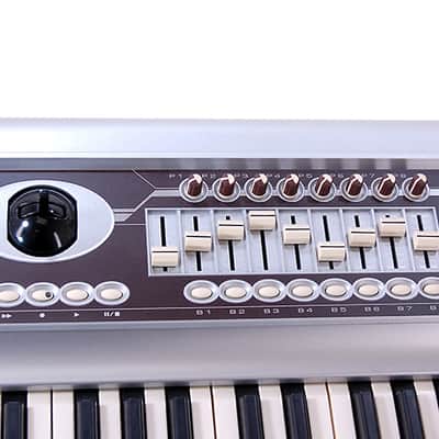 Studiologic VMK-161 61-Key Waterfall Action MIDI Controller Keyboard with Case image 3