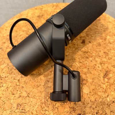 Shure SM7B Cardioid Dynamic Microphone 2001 - Present - Black image 2