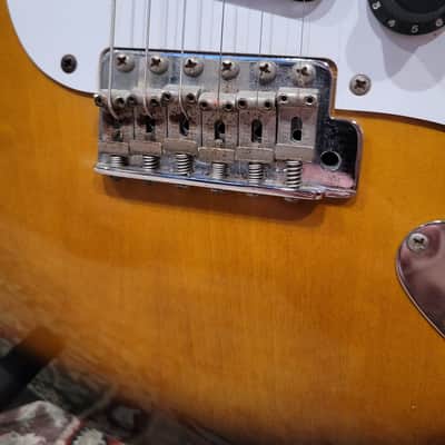 Squier JV Vintage Series '57 Stratocaster 1982 - 2-Tone Sunburst W/ Case (C013-G21) image 8