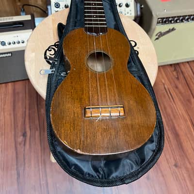 Martin Style 0 Soprano Mahogany Ukulele 1930's- 1940's  One repaired crack w/soft bag image 4