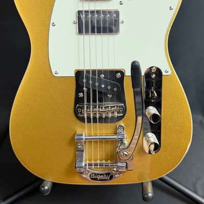 Squier Classic Vibe Custom Telecaster SH Electric Guitar Aztec Gold w/ Bigsby image 2