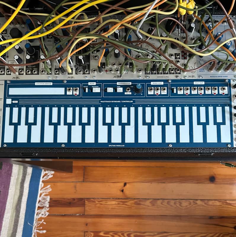 Sputnik Modular Multi-Touch Keyboard Controller 2016 - Blue image 1