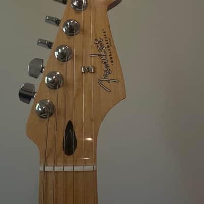 Fender Shawn Mendes Foundation Musicmaster 2020 - Yellow Floral image 6