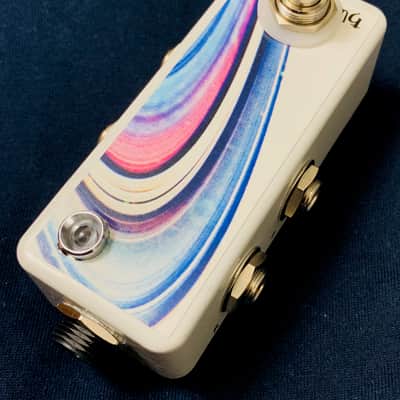 Saturnworks White True Bypass Looper Loop Pedal with a Soft Click Switch & Switchcraft USA Jacks + LED - Handcrafted in California image 2