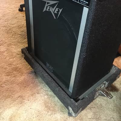 Peavey DataBass Digital / Bass Amp w/ "Cush Case" road case 450-Watt 1x15" Bass Combo 1980s - Black image 2