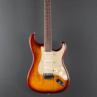 Fender Used American Deluxe Stratocaster '06 image 2