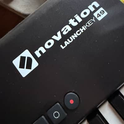 Novation Launchkey 49 MKI MIDI Keyboard Controller 2013 - 2015 - Black image 2