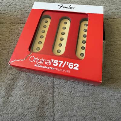 Fender 099-2117-000 Pure Vintage Original '57 / '62 Stratocaster