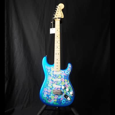 *NEW IN BOX* Fender Made in Japan Limited Stratocaster Blue Flower – 2025 Limited Edition image 3