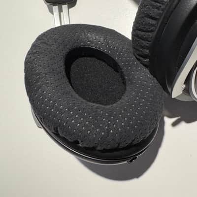 Shure SRH1540 Professional Closed Back Studio Headphones image 4