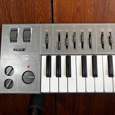 Yamaha CS01 vintage analog monophonic synthesizer image 2