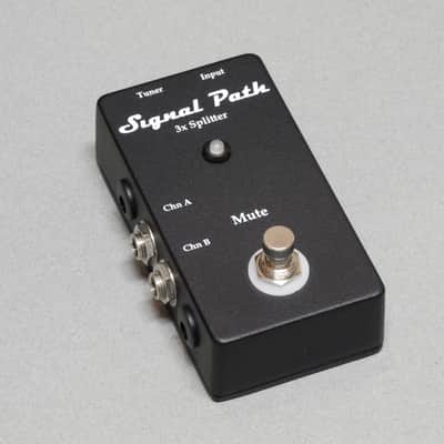 3x Splitter Pedal w/ Mute function for use with TC Electronic, Boss or similar Guitar Tuners image 3