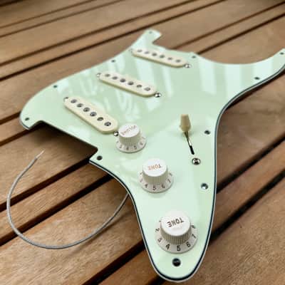Proper Pickguards South of the Border Stratocaster Loaded Pickguard Equipped w/ Proper Passive—Mint Green, 11-Hole image 2