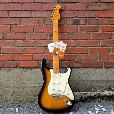 1984 Fender American Vintage '57 - AVRI 1957 Reissue Stratocaster - Sunburst - w/Case image 10